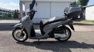 Honda SH 300 i ABS (2016 - 20)  (2)