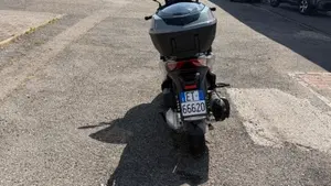 Honda SH 300 i ABS (2016 - 20)  (4)