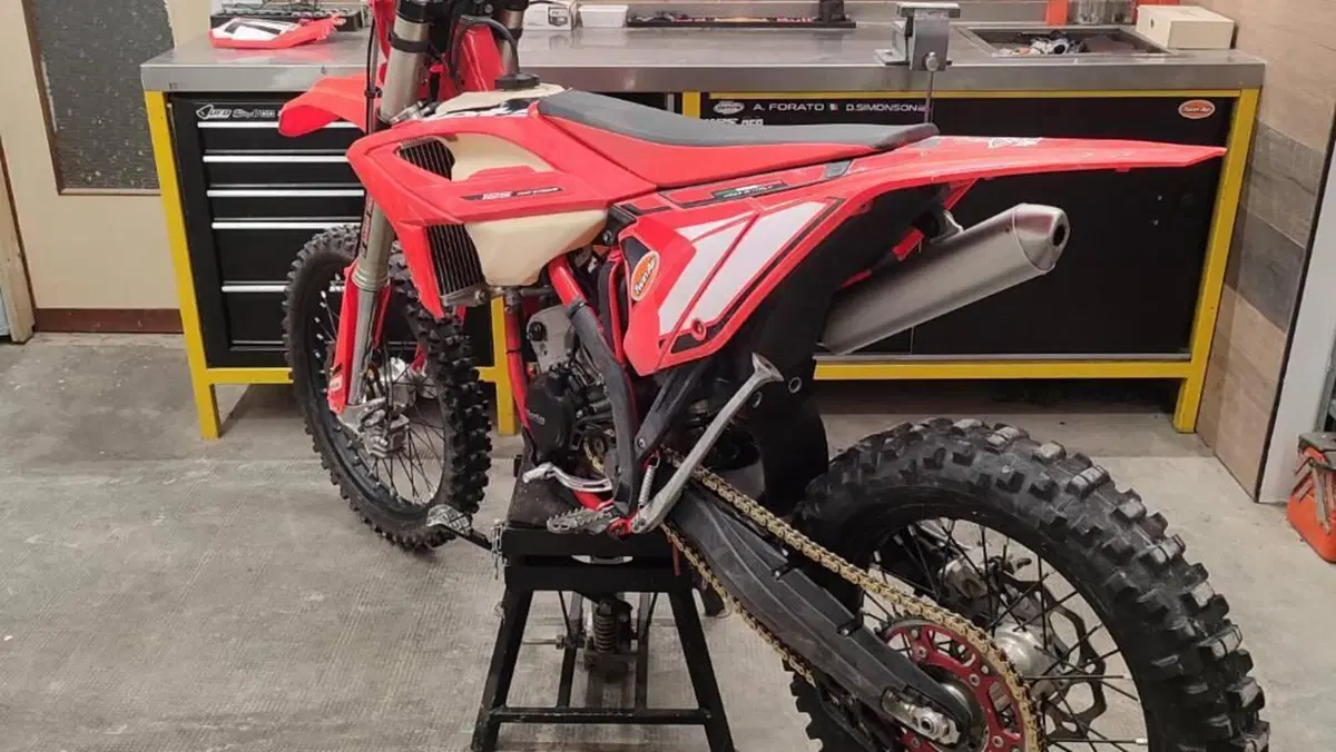Betamotor RR 125 2T Enduro (2024)  (3)