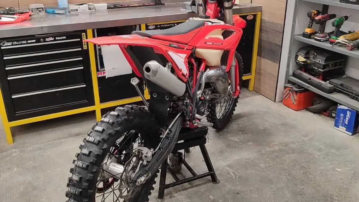 Betamotor RR 125 2T Enduro (2024)  (4)