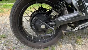 Moto Guzzi V85 TT Centenario (2021 - 22)  (5)