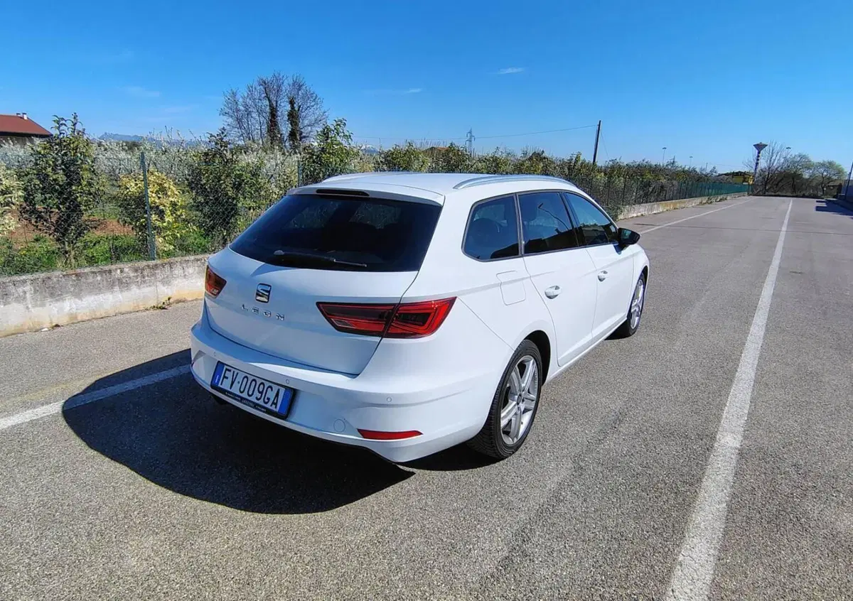 SEAT Leon ST 1.6 TDI 115 CV DSG Business (3)