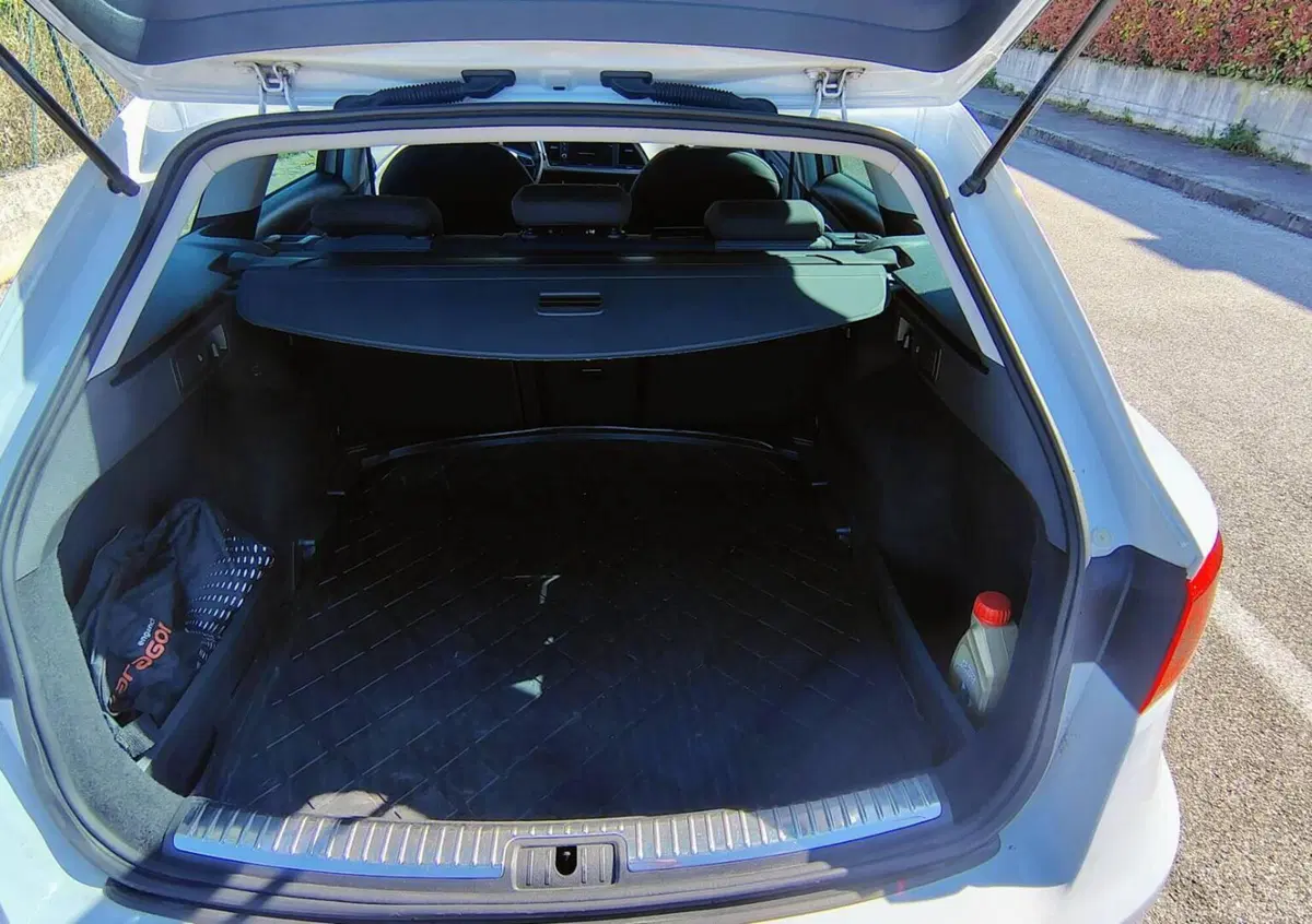 SEAT Leon ST 1.6 TDI 115 CV DSG Business (11)