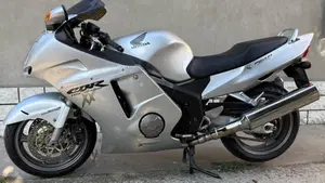 Honda CBR 1100 XX  (2001 - 06)  (3)