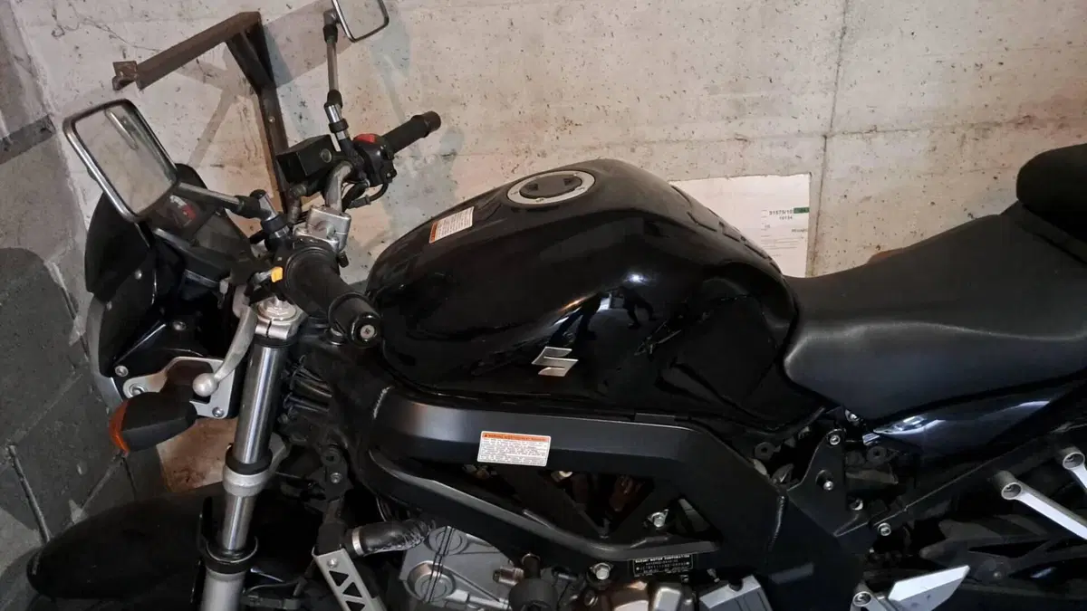 Suzuki SV 650 (2003 - 06)  (8)