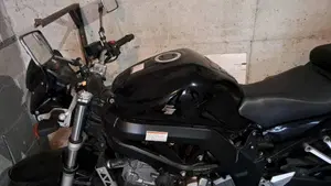 Suzuki SV 650 (2003 - 06)  (8)