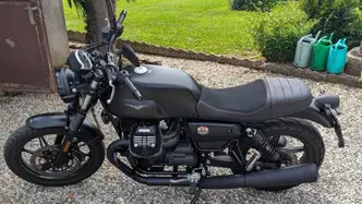 Moto Guzzi V7 Stone (2021 - 24) usata