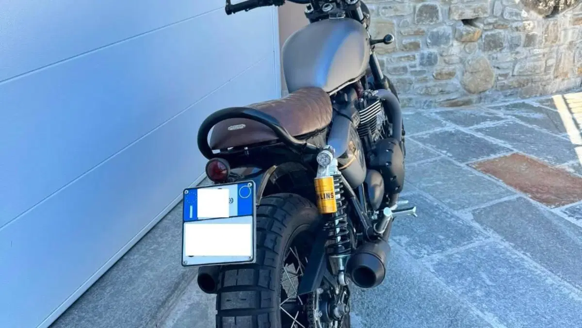 Triumph Street Twin 900 (2016)  (4)