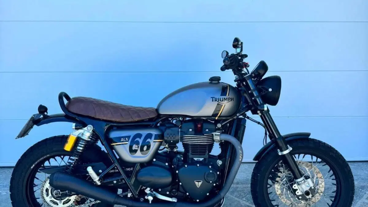 Triumph Street Twin 900 (2016)  (5)