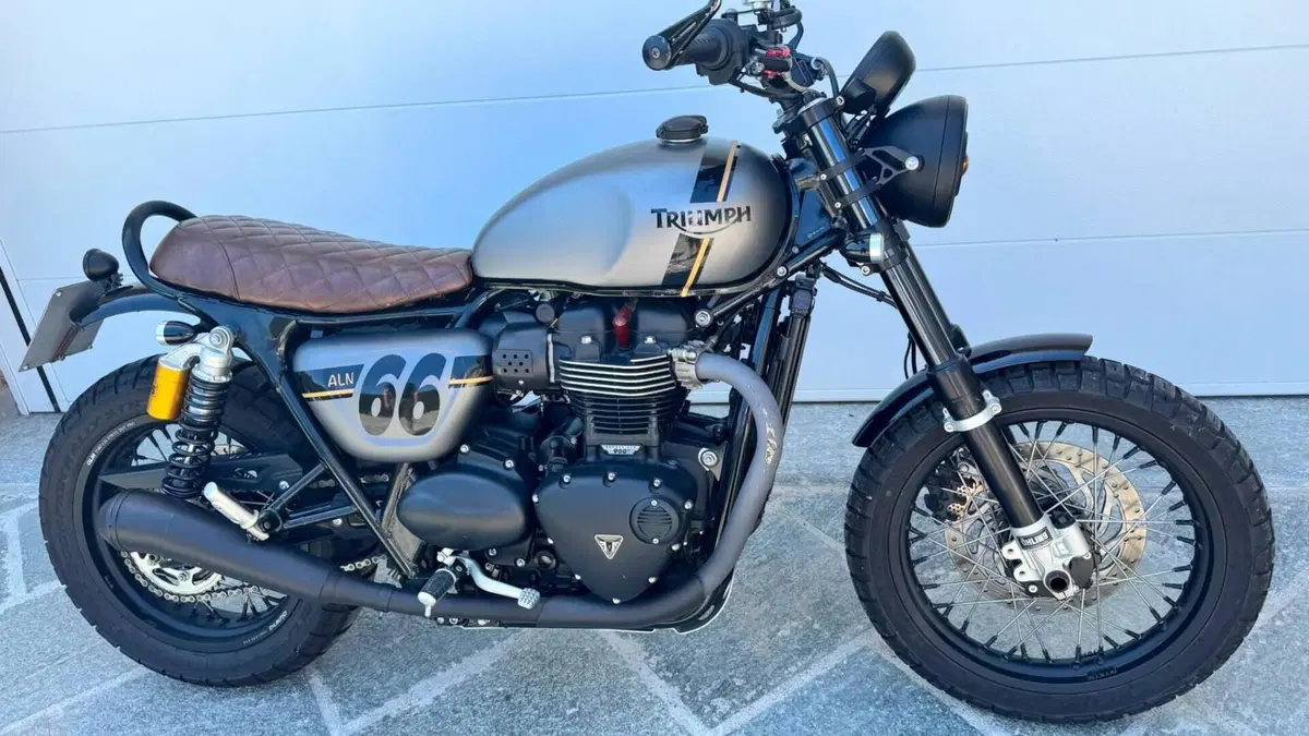 Triumph Street Twin 900 (2016) 