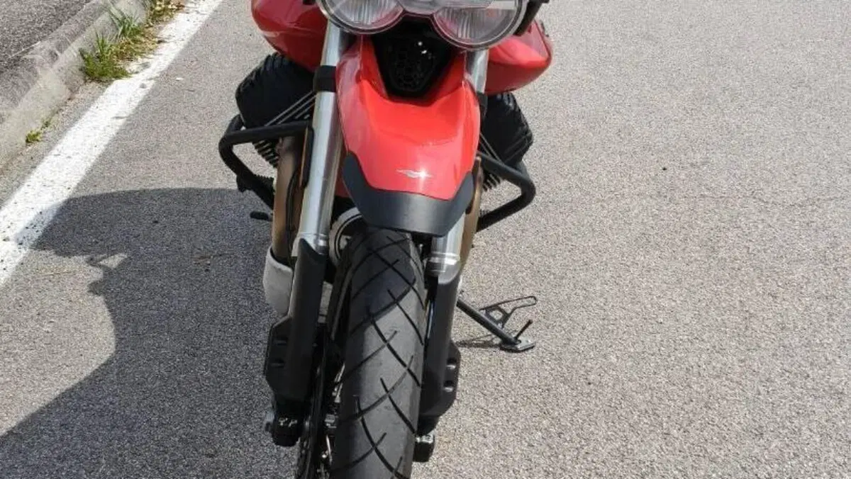 Moto Guzzi V85 TT Evocative Graphics (2019 - 20) 