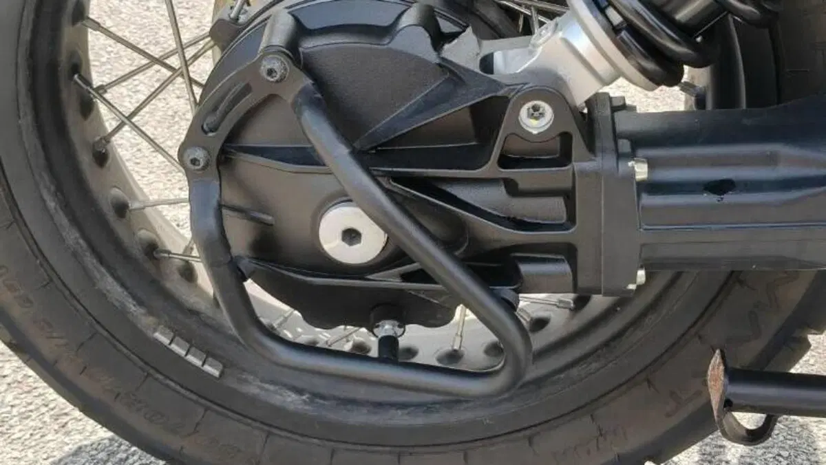 Moto Guzzi V85 TT Evocative Graphics (2019 - 20)  (13)