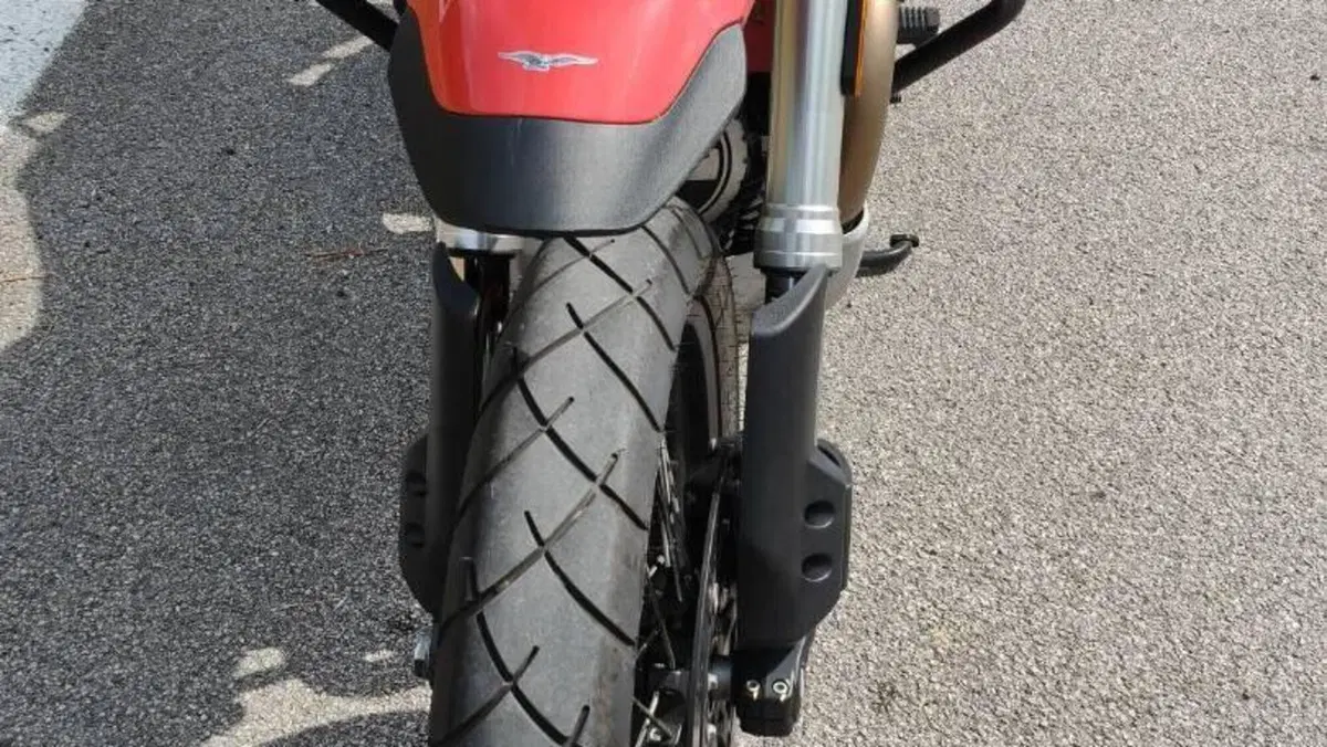 Moto Guzzi V85 TT Evocative Graphics (2019 - 20)  (16)
