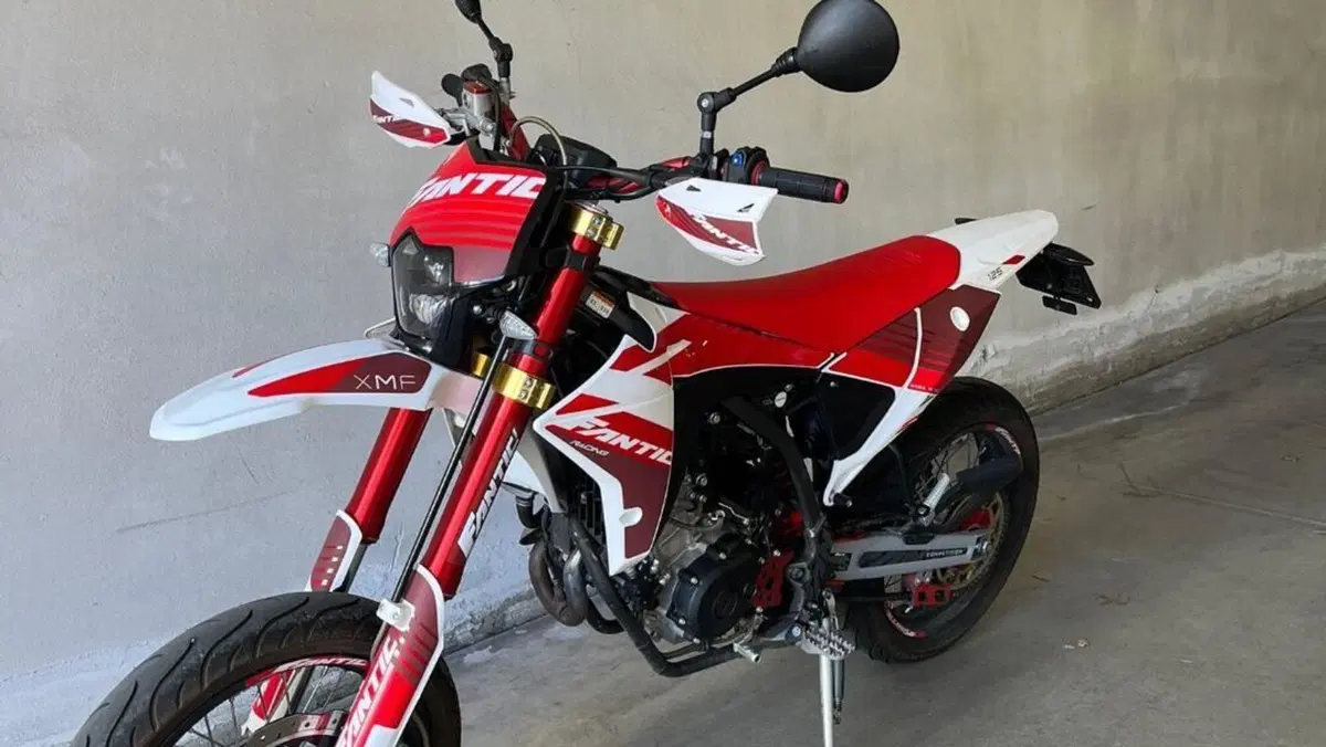 Fantic Motor XMF 125 Motard Competition 4T (2023 - 24)  (2)