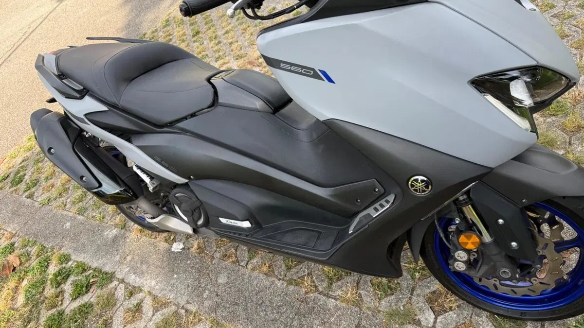 Yamaha T-Max 560 (2020 - 21)  (3)
