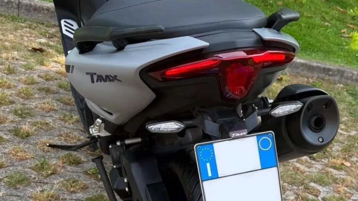 Yamaha T-Max 560 (2020 - 21)  (4)