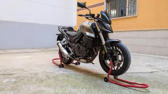Honda CB 750 Hornet (2023 - 24) usata