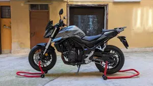 Honda CB 750 Hornet (2023 - 24)  (3)