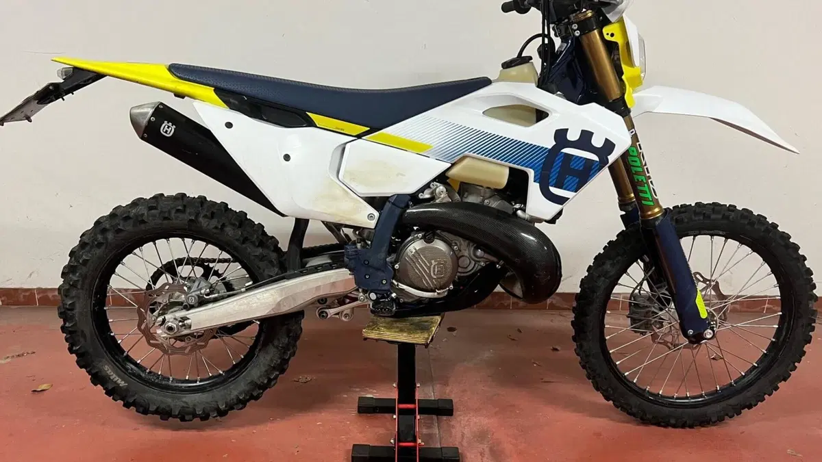 Husqvarna TE 250 (2024)  (2)