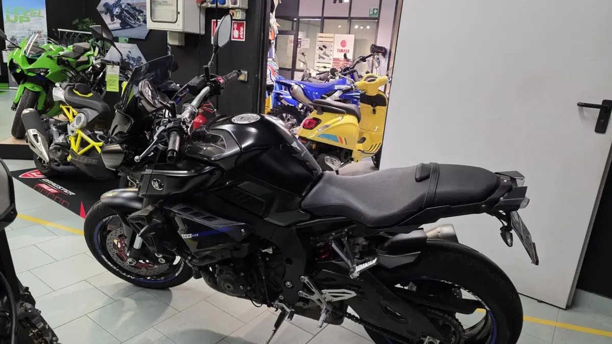 Yamaha MT-10 ABS (2016 - 17)  (10)