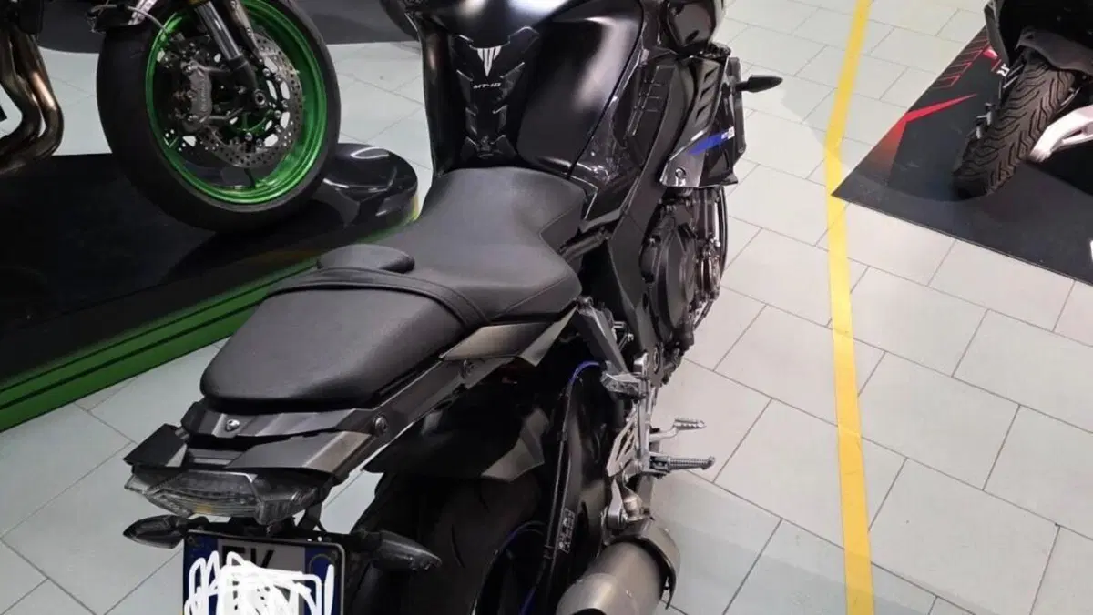 Yamaha MT-10 ABS (2016 - 17)  (11)