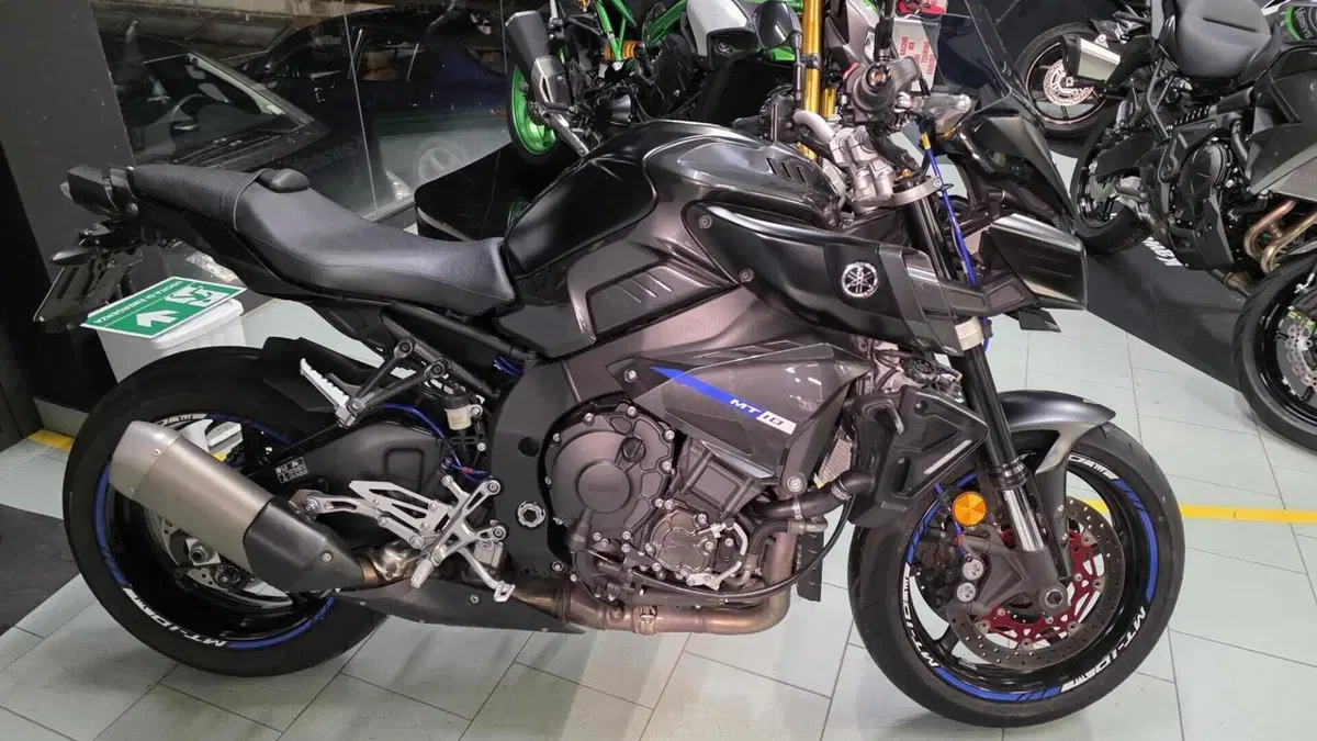 Yamaha MT-10 ABS (2016 - 17)  (13)