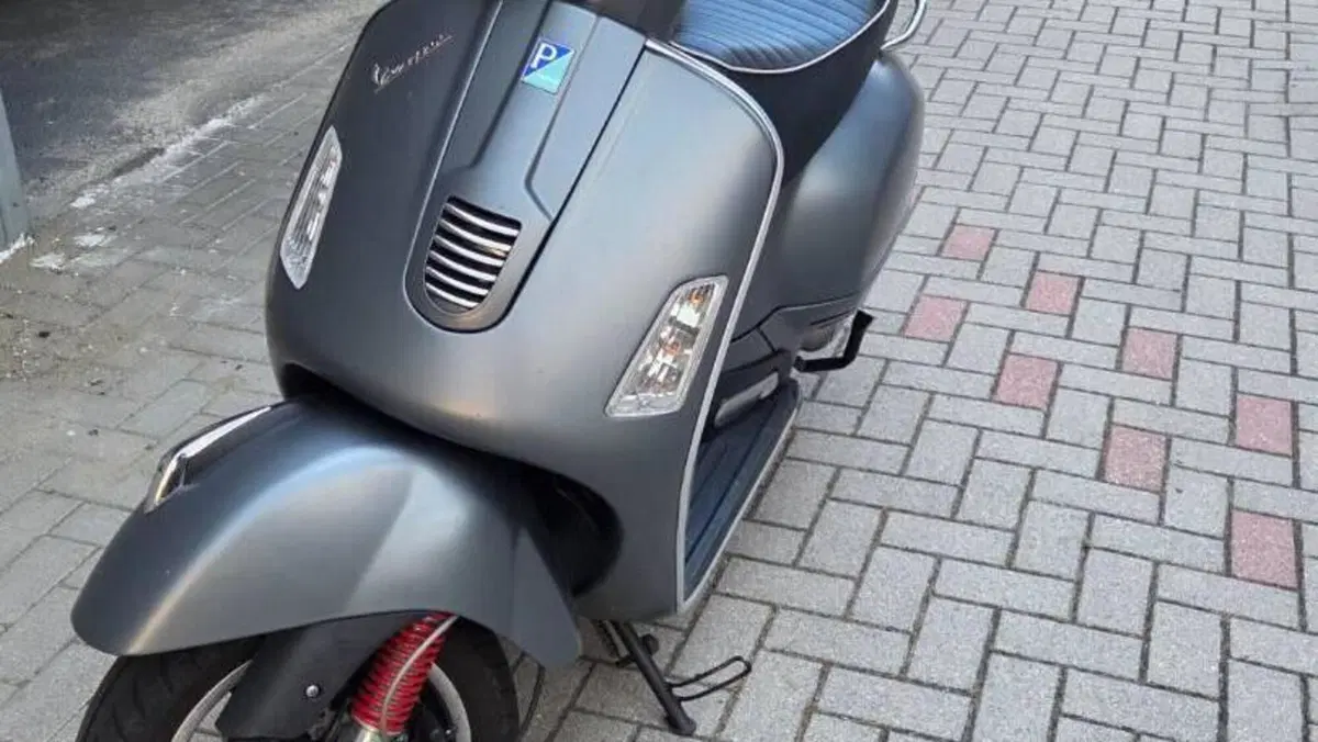 Vespa GTS 300 (2010 - 14)  (3)