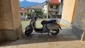 Vespa GTS 300 (2010 - 14)  (2)