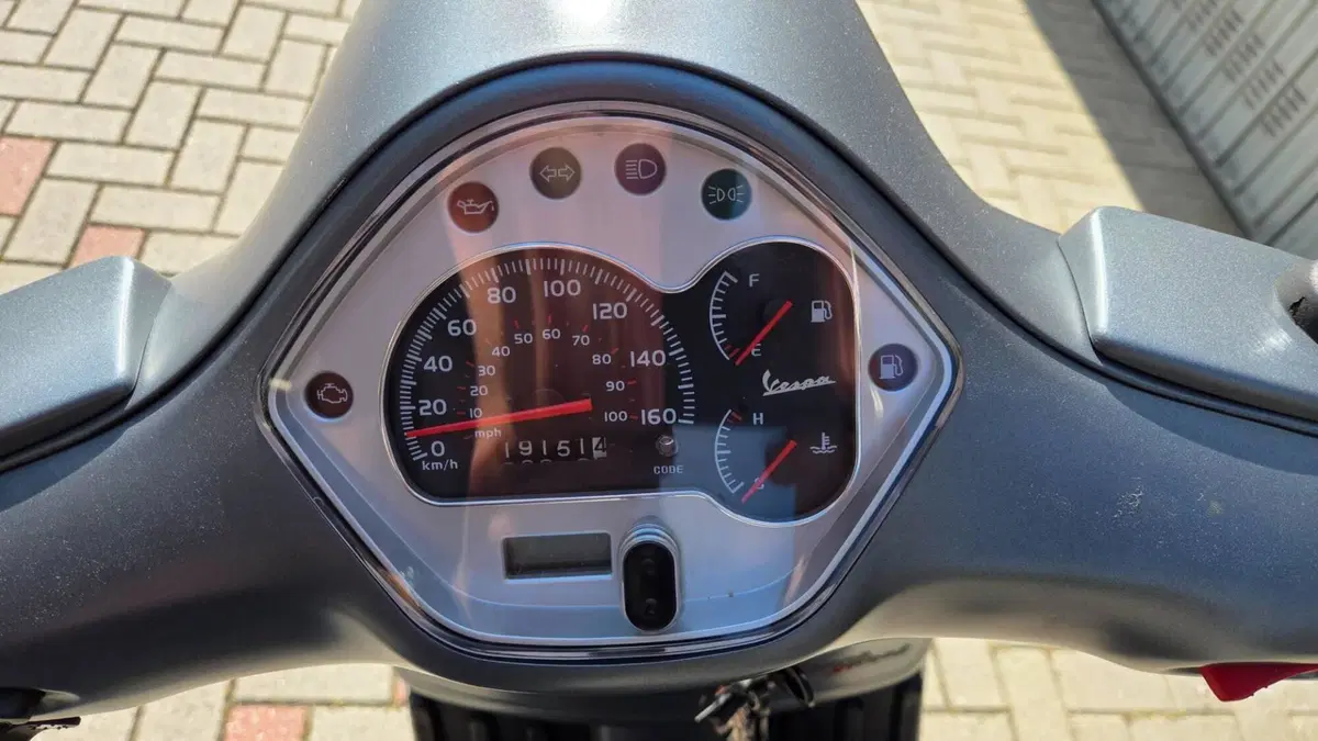 Vespa GTS 300 (2010 - 14)  (5)
