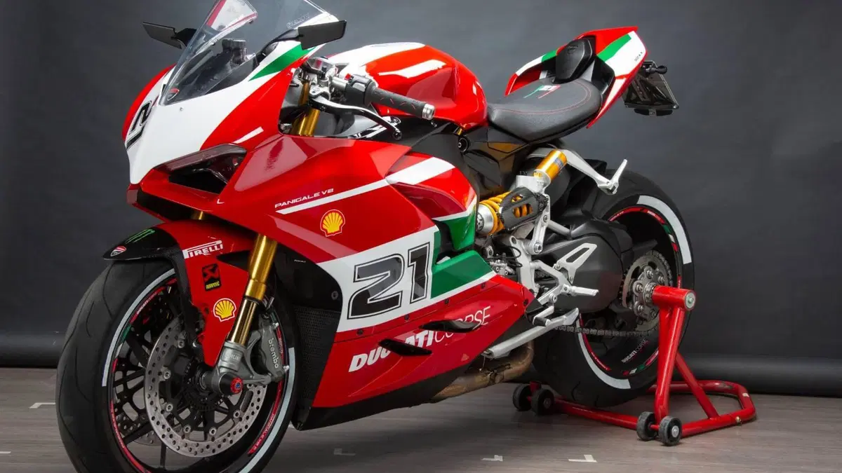 Ducati Panigale V2 Bayliss 1st Championship 20th Anniversary (2021 - 24)  (3)