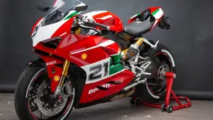 Ducati Panigale V2 Bayliss 1st Championship 20th Anniversary (2021 - 24)  (3)