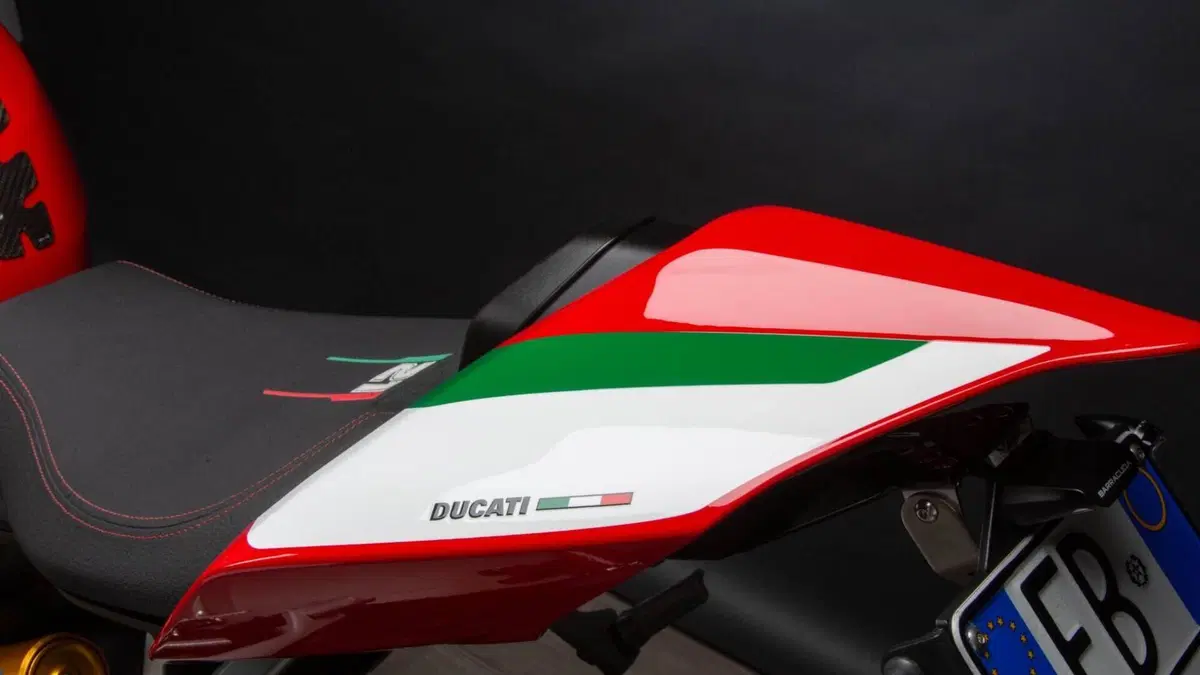 Ducati Panigale V2 Bayliss 1st Championship 20th Anniversary (2021 - 24)  (7)
