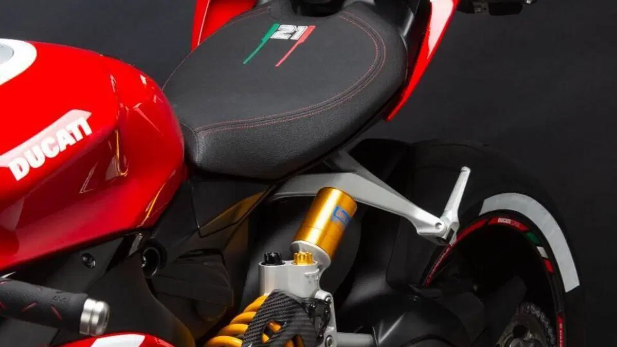 Ducati Panigale V2 Bayliss 1st Championship 20th Anniversary (2021 - 24)  (10)
