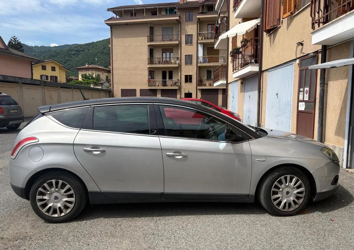 Lancia Delta 1.4 T-Jet 120 CV Argento Ecochic GPL (3)
