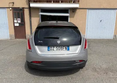 Lancia Delta 1.4 T-Jet 120 CV Argento Ecochic GPL (4)