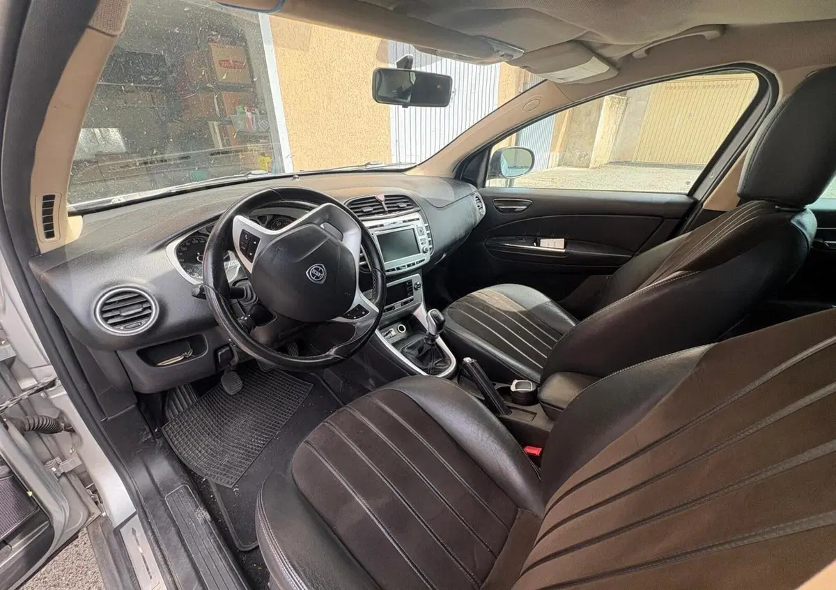 Lancia Delta 1.4 T-Jet 120 CV Argento Ecochic GPL (6)