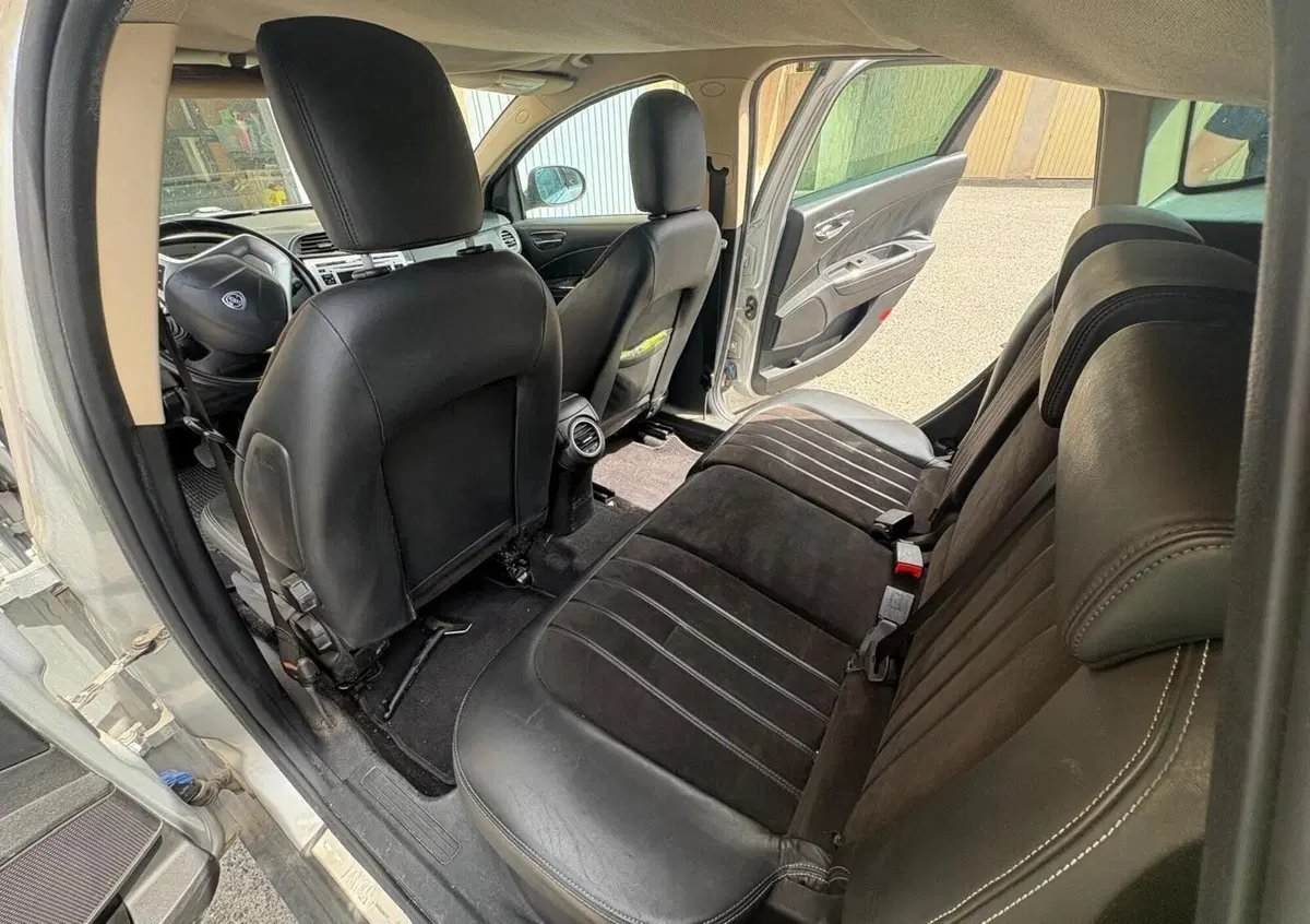 Lancia Delta 1.4 T-Jet 120 CV Argento Ecochic GPL (7)