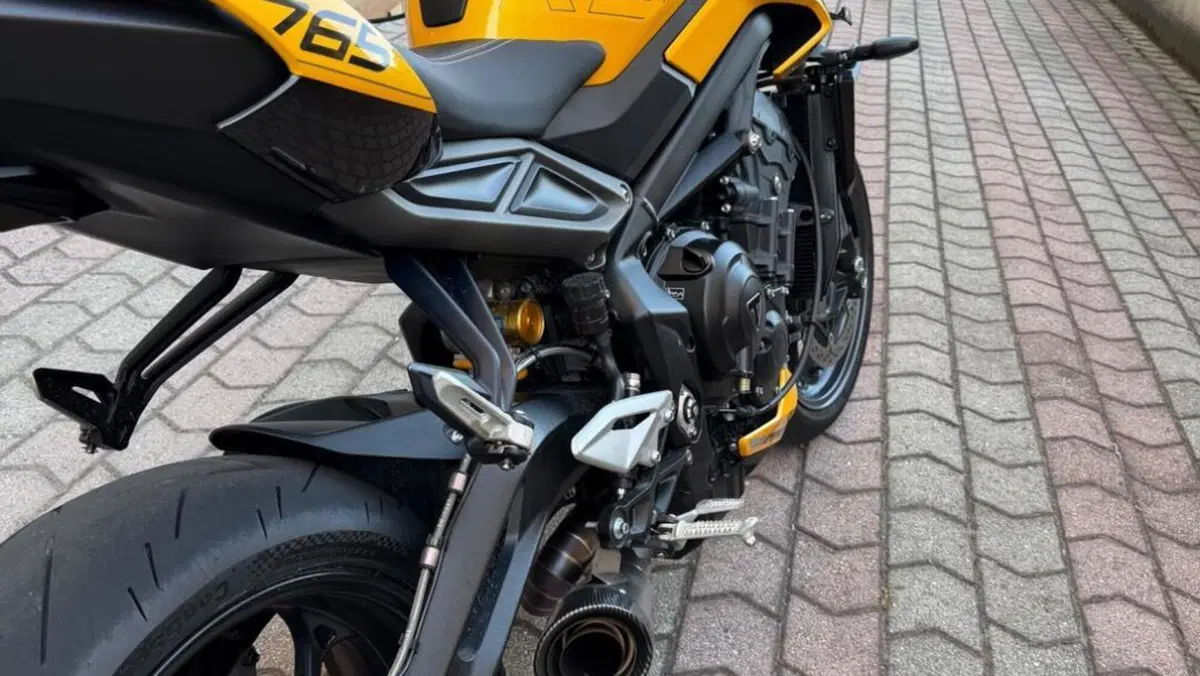 Triumph Street Triple 765 RS (2023 - 26)  (3)