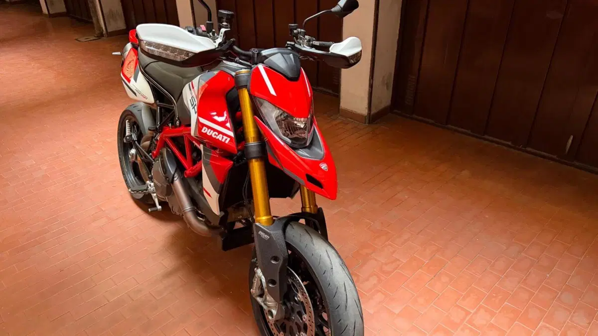 Ducati Hypermotard 950 SP (2022 - 25)  (2)