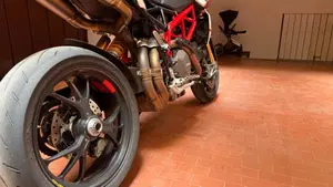 Ducati Hypermotard 950 SP (2022 - 25)  (4)