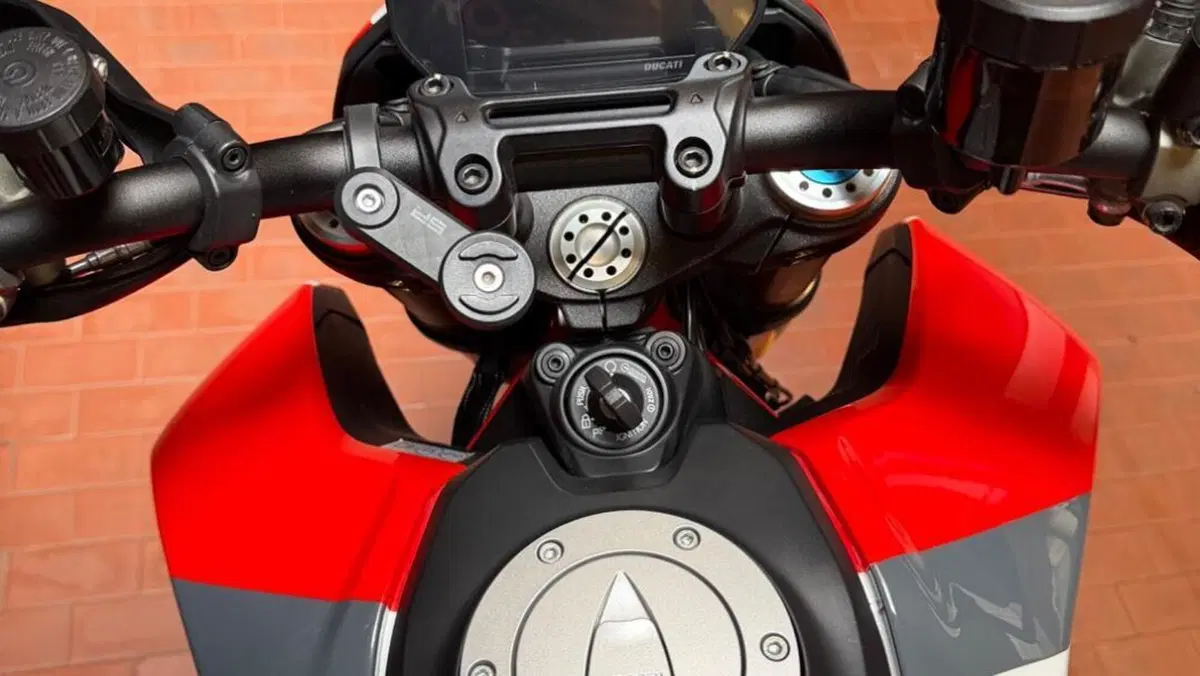 Ducati Hypermotard 950 SP (2022 - 25)  (6)