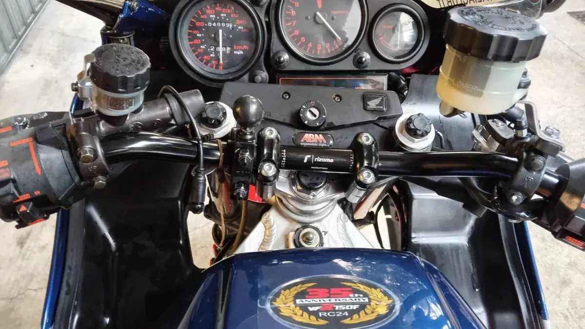 Honda   (2)