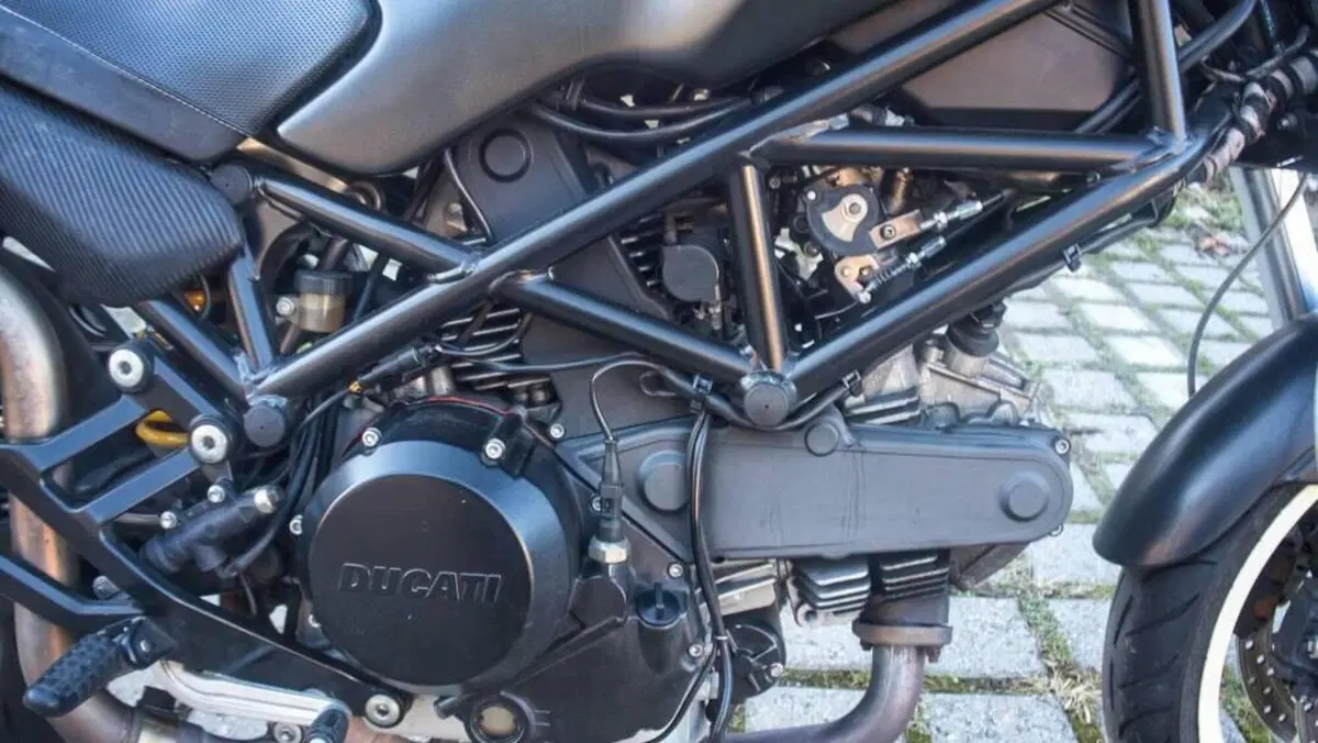 Ducati Monster 695 (2006 - 08)  (5)