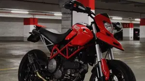 Ducati Hypermotard 796 (2012) 