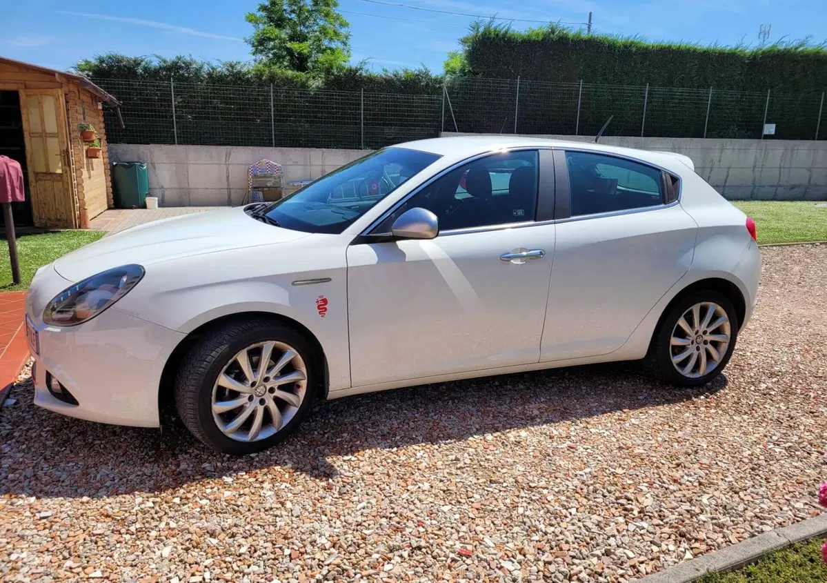 Alfa Romeo Giulietta 1.4 Turbo Distinctive Gpl 120cv E6 (4)
