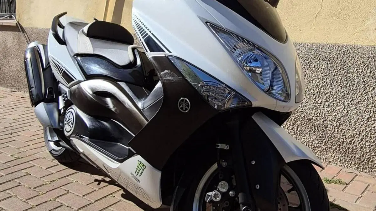 Yamaha T-Max 500 White Max (2010 - 11)  (2)