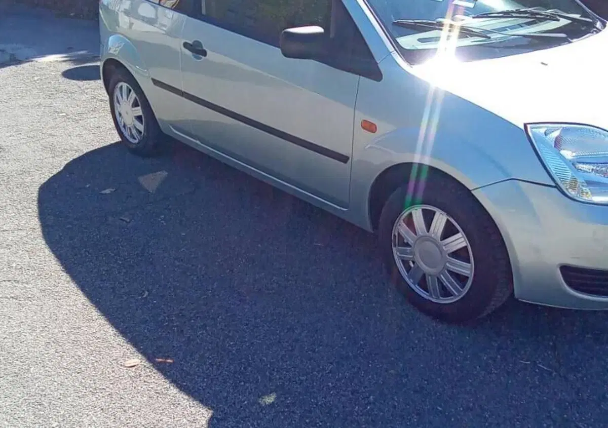 Ford Fiesta 1.2 16V 3p. Zetec (3)