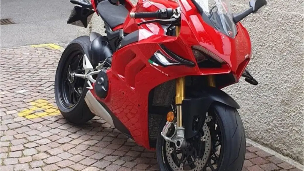 Ducati Panigale V4 S 1100 (2020)  (3)