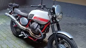 Moto Guzzi V7 II Stornello (2017 - 18)  (2)