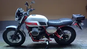 Moto Guzzi V7 II Stornello (2017 - 18)  (4)
